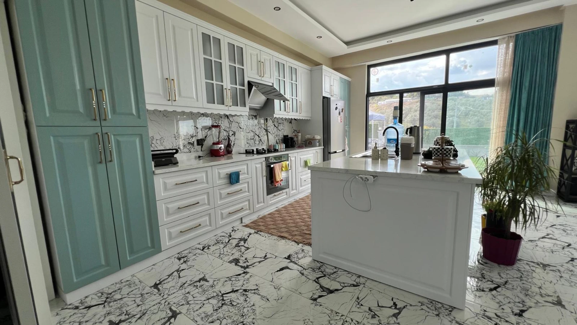 AKKÖY'DE ULTRA LÜKS 4+1 FULL EŞYALI SATILIK VİLLA