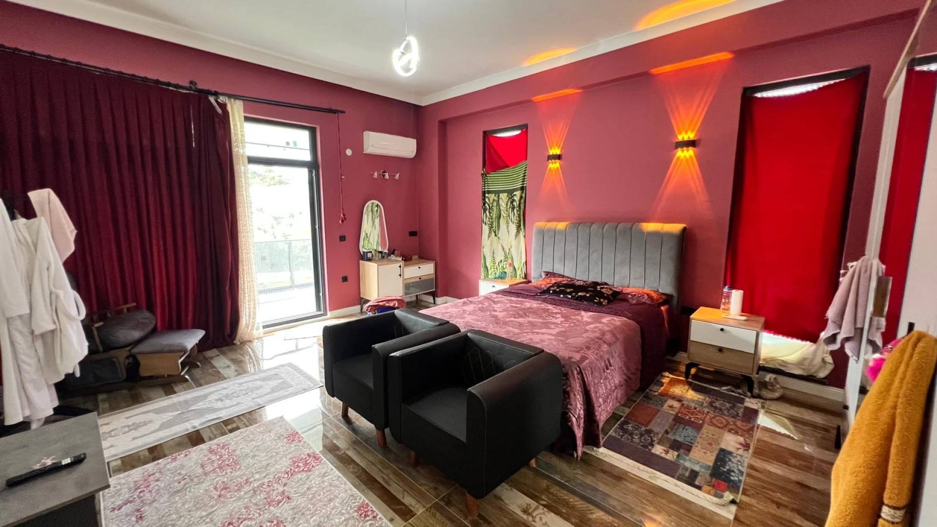 AKKÖY'DE ULTRA LÜKS 4+1 FULL EŞYALI SATILIK VİLLA