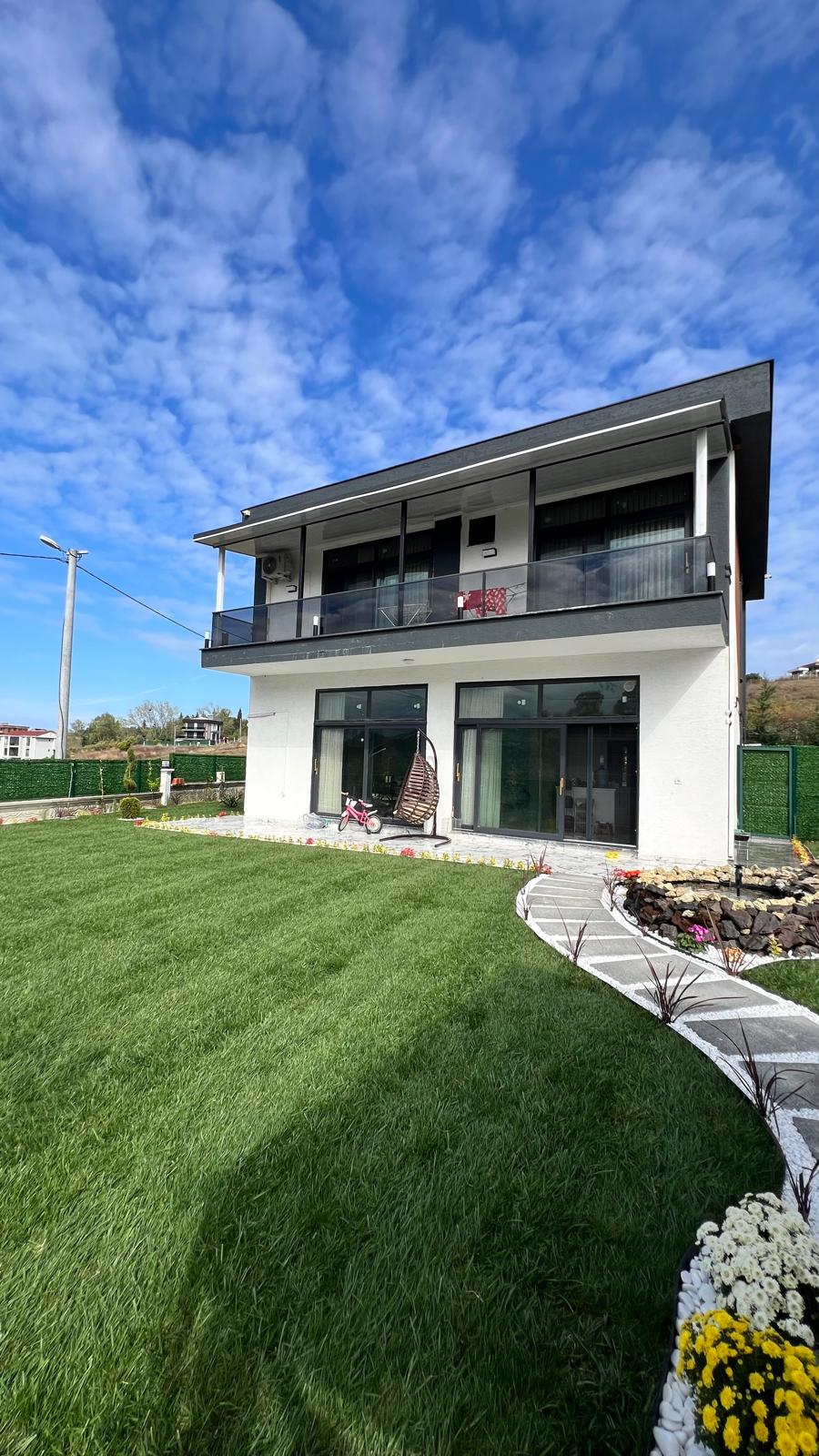 AKKÖY'DE ULTRA LÜKS 4+1 FULL EŞYALI SATILIK VİLLA